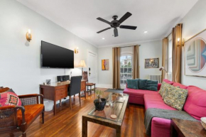 Elegant and Colorful 1BR with Covered Porch